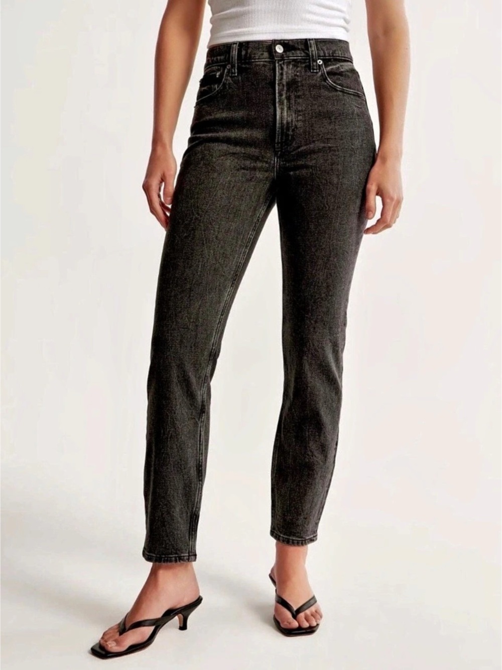 Abercrombie & Fitch The Mom High Rise Cropped Jeans